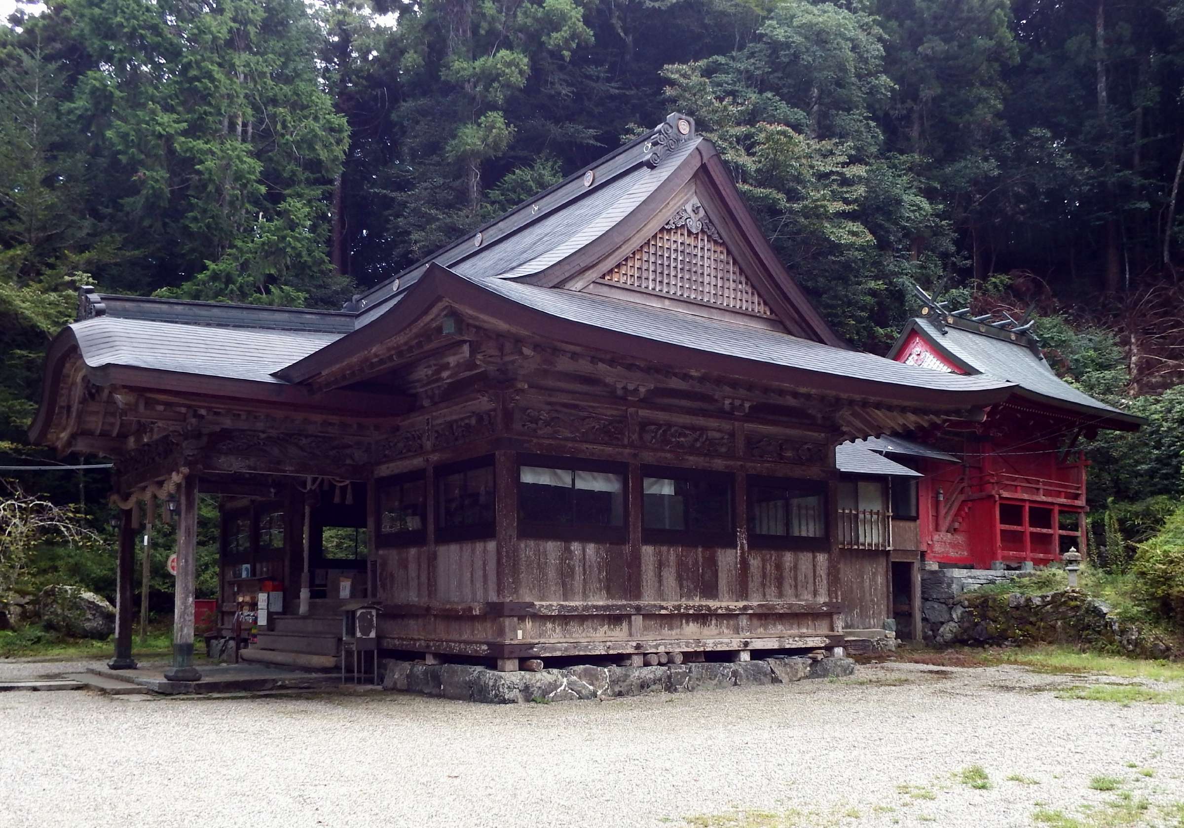 上一宮大粟神社（拝殿・本殿）